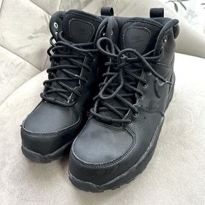 Boys Nike Manoa 4.5y